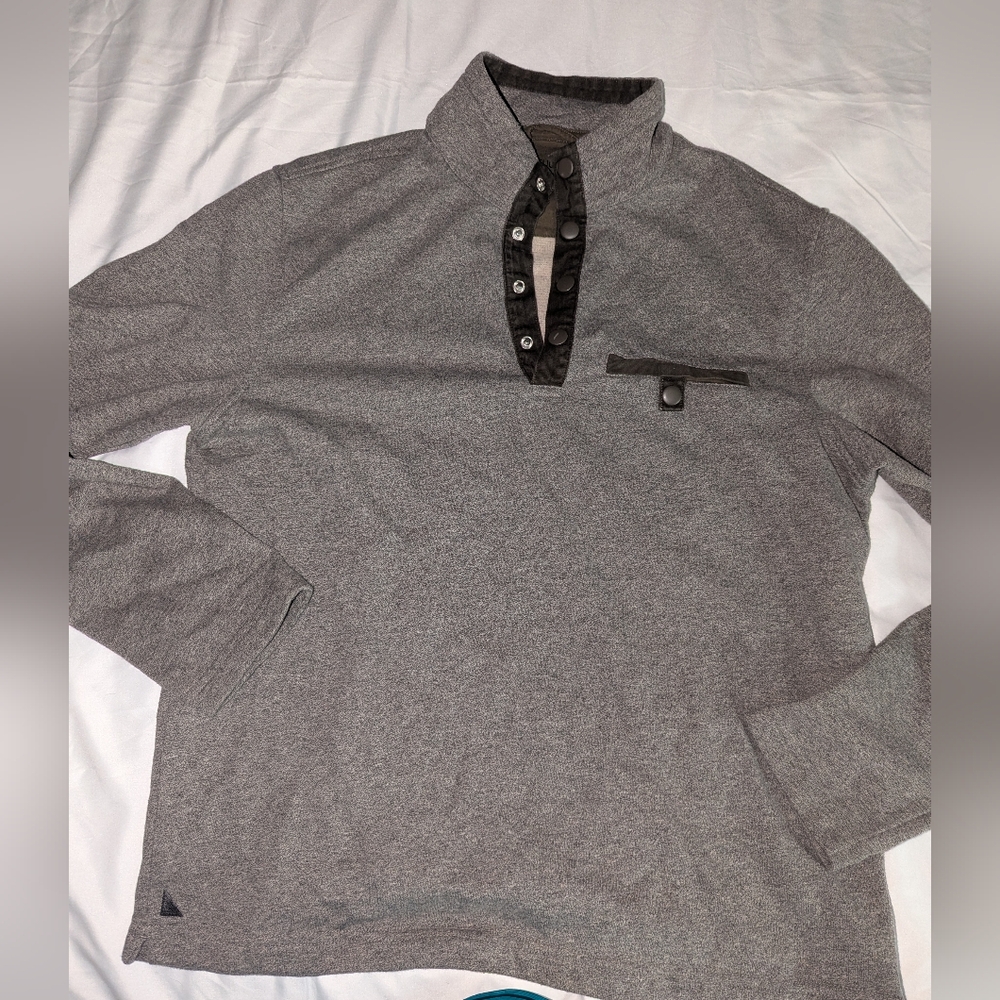 Untuckit Men's Medium Gray And‎ Olive Sweatshirt With Bitton Neck And Pocket
